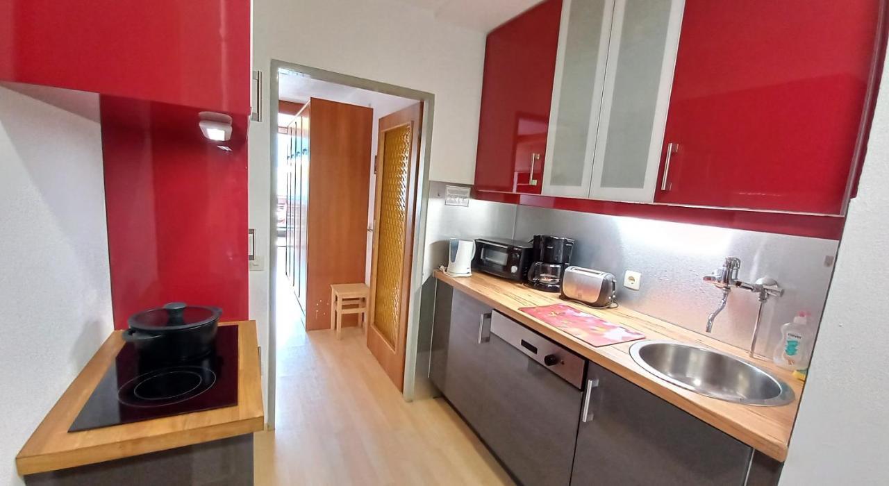 Maren Seeblick Appartement Haus Haensel&Gretel Direkt Am Ossiacher See Mit Hallenbad Stiegl Buitenkant foto